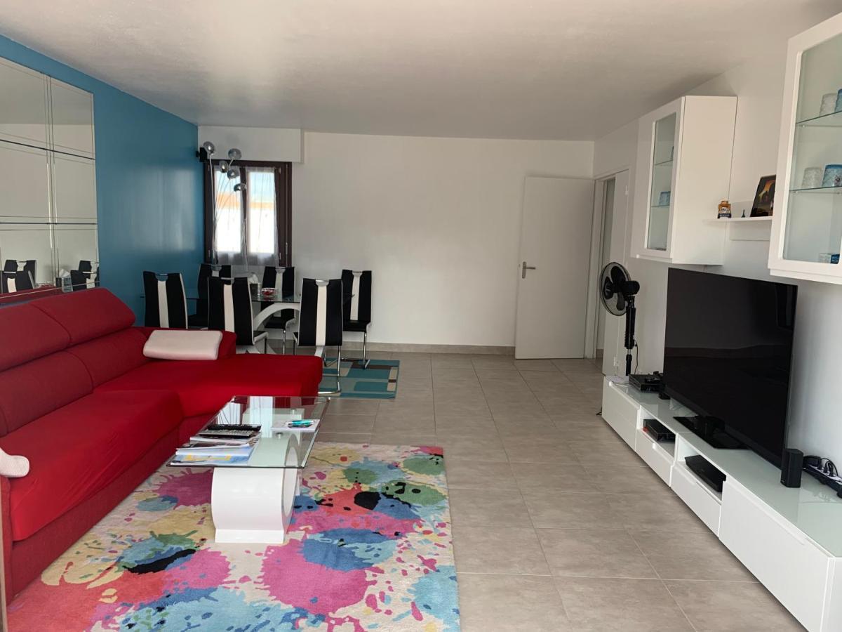 Grand Appartement A Louer Vue Sur Seine Melun Exterior foto