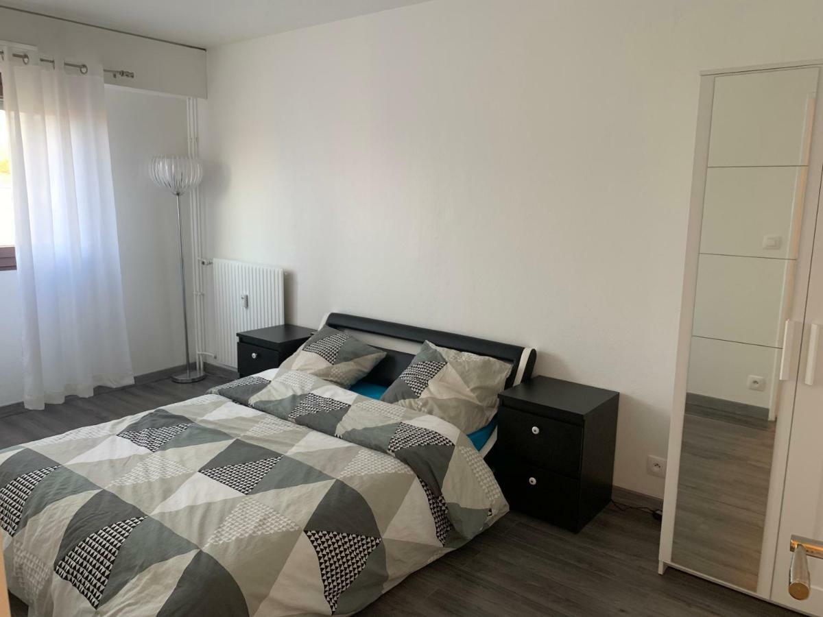 Grand Appartement A Louer Vue Sur Seine Melun Exterior foto